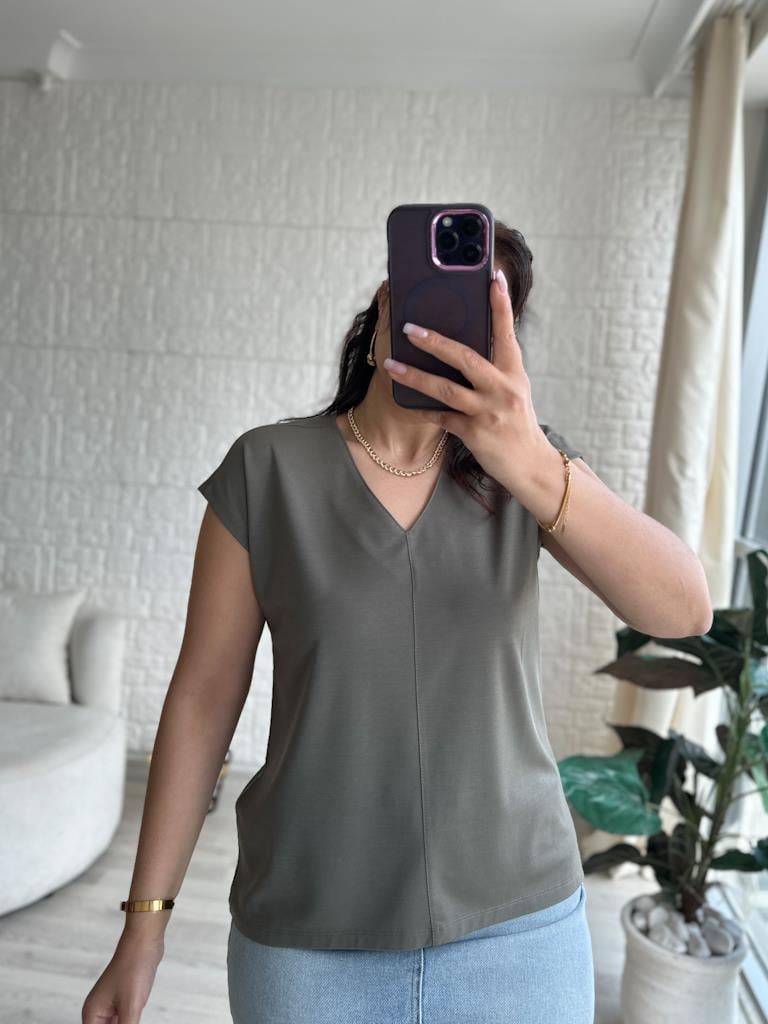 Premium Seri Relaxed Fit V Yaka Basic Tişört Haki Yeşil