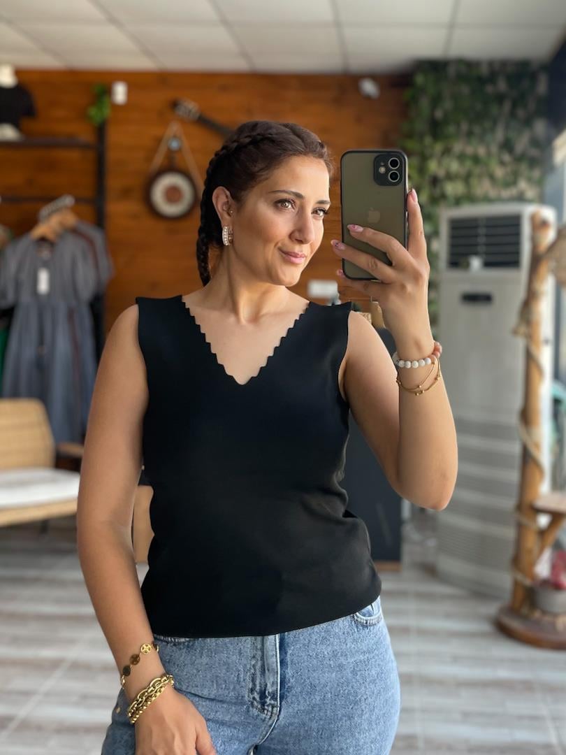 Siyah Büyük Beden Merdiven Yaka Bluz