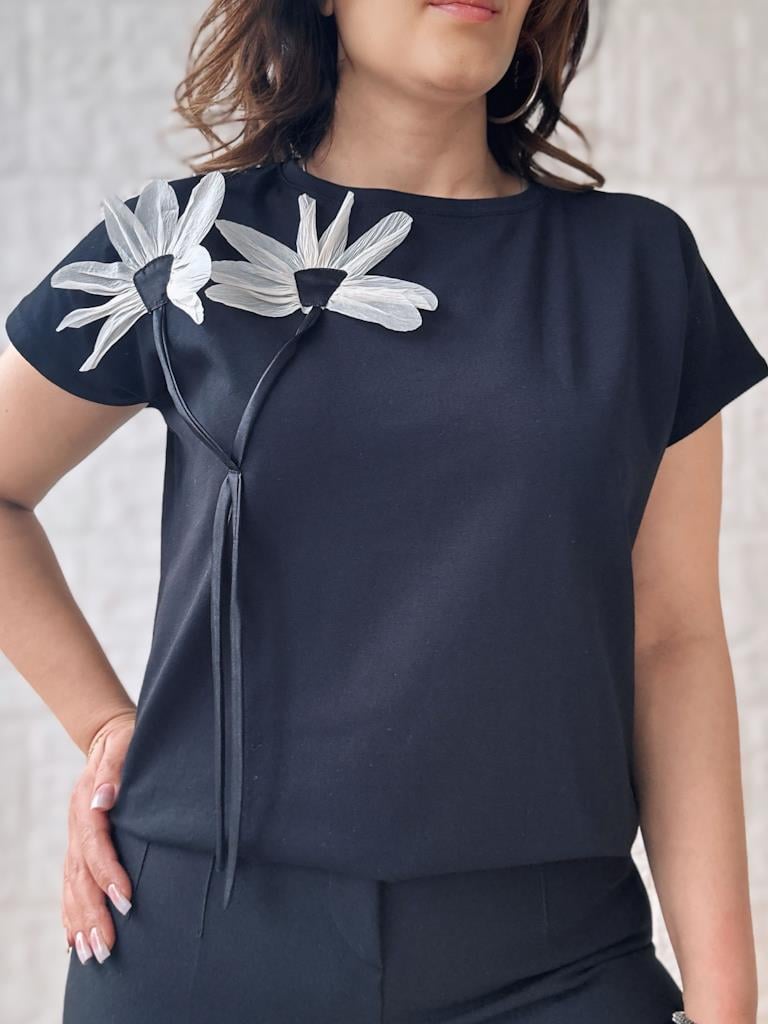 Siyah Lüks Kalite Çiçek Detaylı Basic Bluz