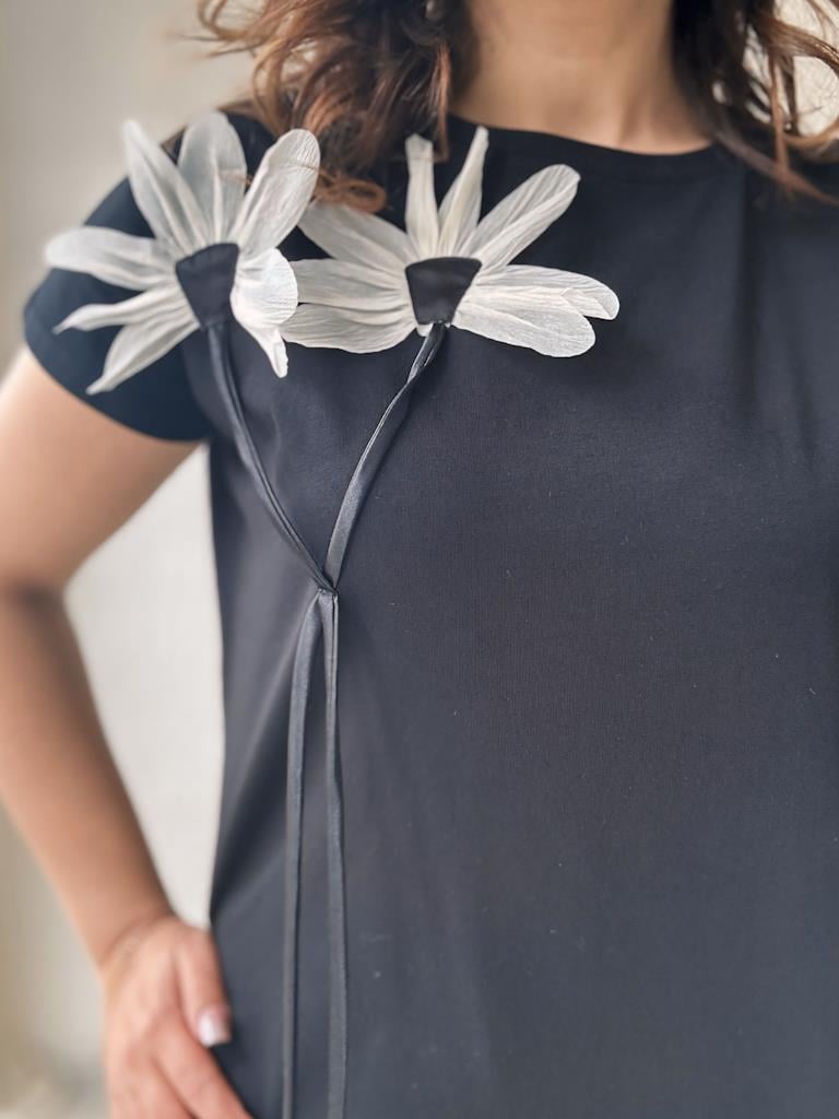 Siyah Lüks Kalite Çiçek Detaylı Basic Bluz