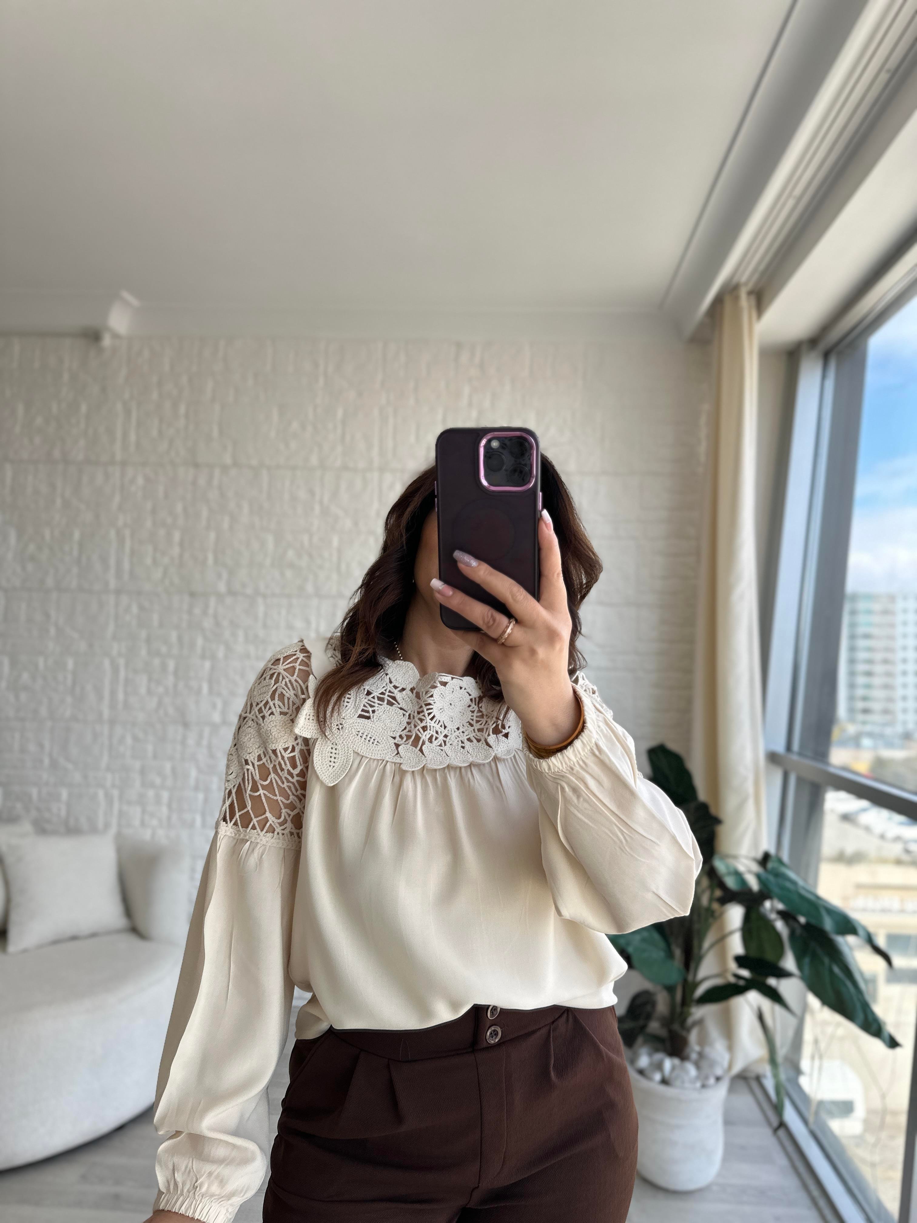 Tasarım Bej Üst Dantelli Bluz