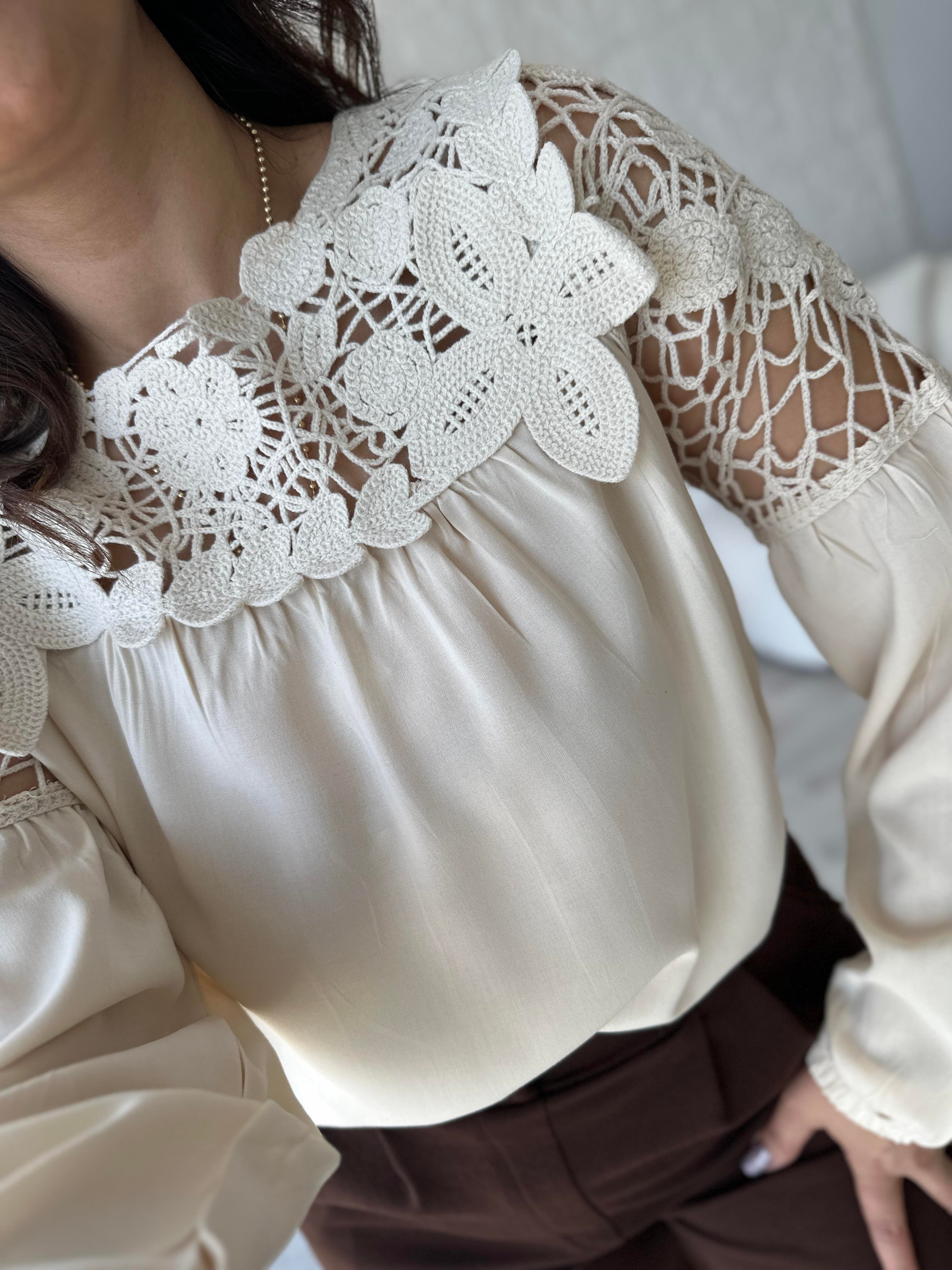 Tasarım Bej Üst Dantelli Bluz