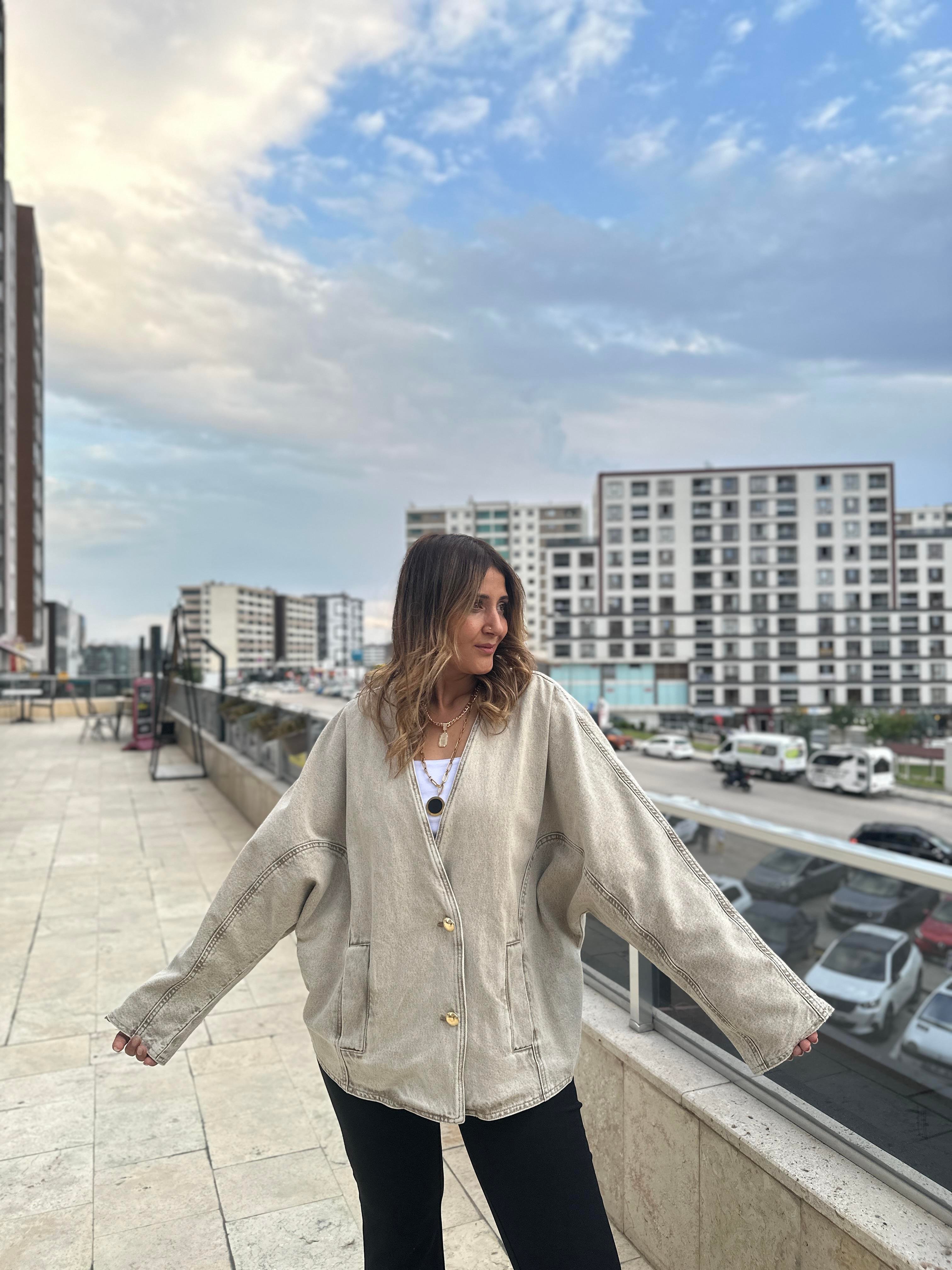 Tasarım Oversize Yarasa Kollu Ceket