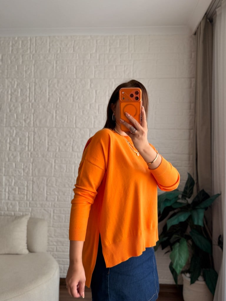 Turuncu Yan Yırtçalı Oversize Triko Kazak