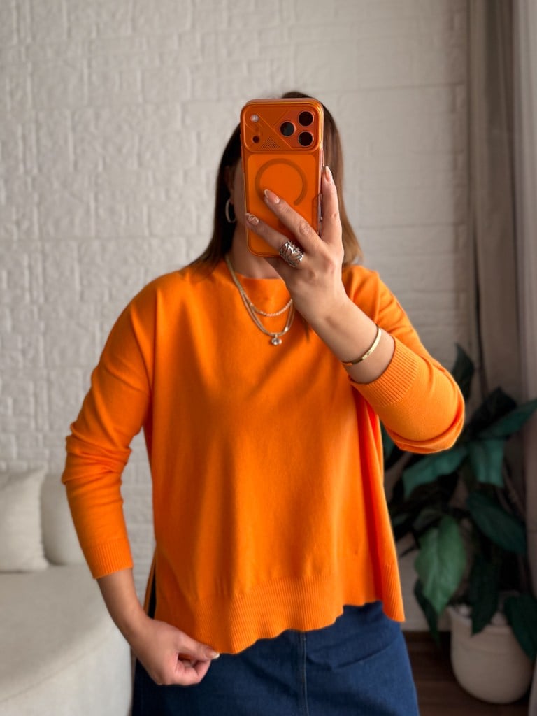 Turuncu Yan Yırtçalı Oversize Triko Kazak