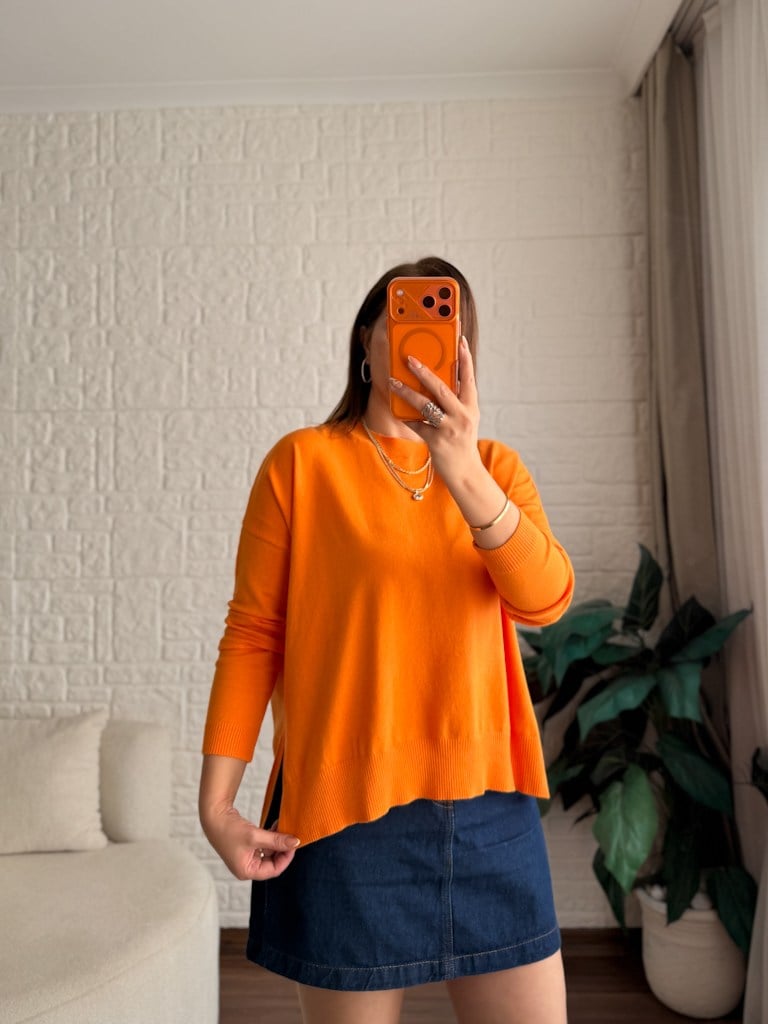 Turuncu Yan Yırtçalı Oversize Triko Kazak