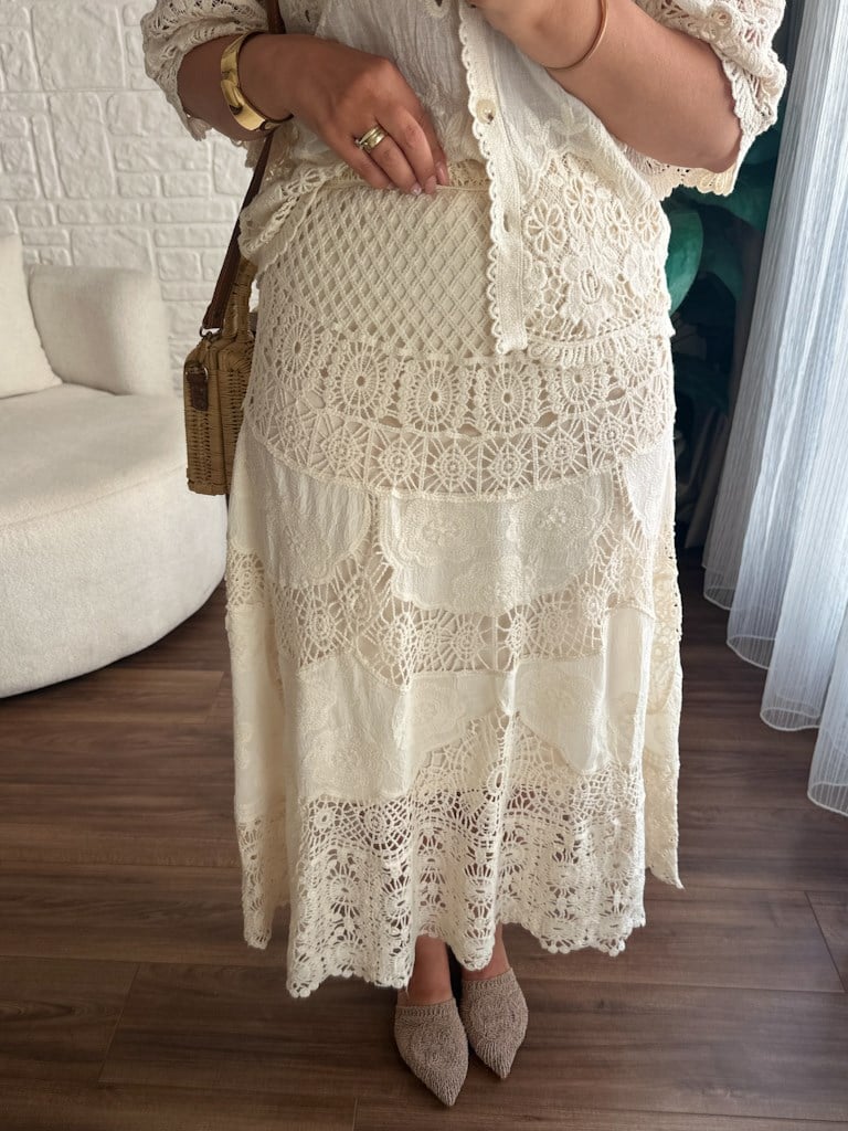 Yeni Model V Yaka Güpür Dantel Detay İtalyan Takım
