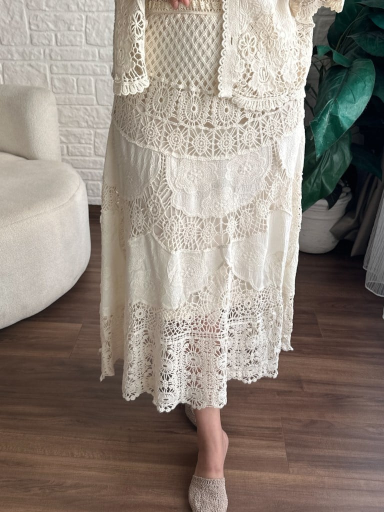 Yeni Model V Yaka Güpür Dantel Detay İtalyan Takım