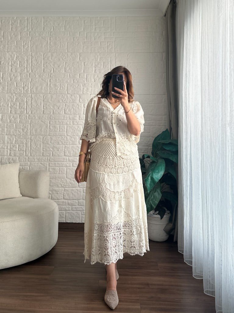 Yeni Model V Yaka Güpür Dantel Detay İtalyan Takım