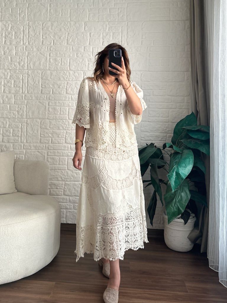 Yeni Model V Yaka Güpür Dantel Detay İtalyan Takım