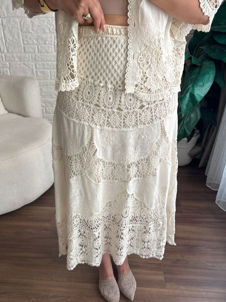 Yeni Model V Yaka Güpür Dantel Detay İtalyan Takım
