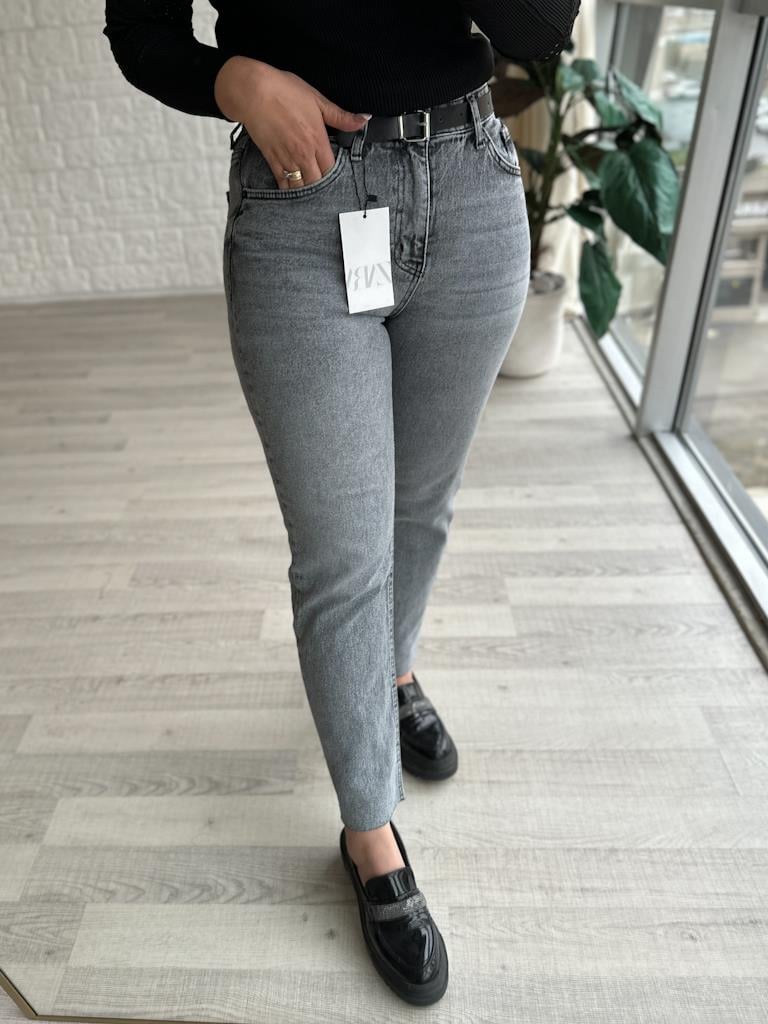 ZR Gri Kesik Paça Mom Jean