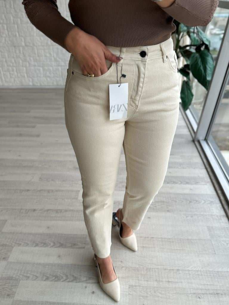 ZR Krem Kesik Paça Mom Jean