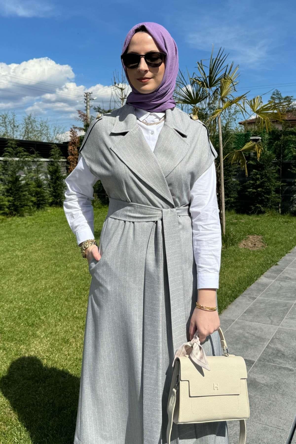 Apoletli Siyah Yelek | Rabia Şamlı | Tesettür Giyim, Elbise ve Kadın Giyim Modası