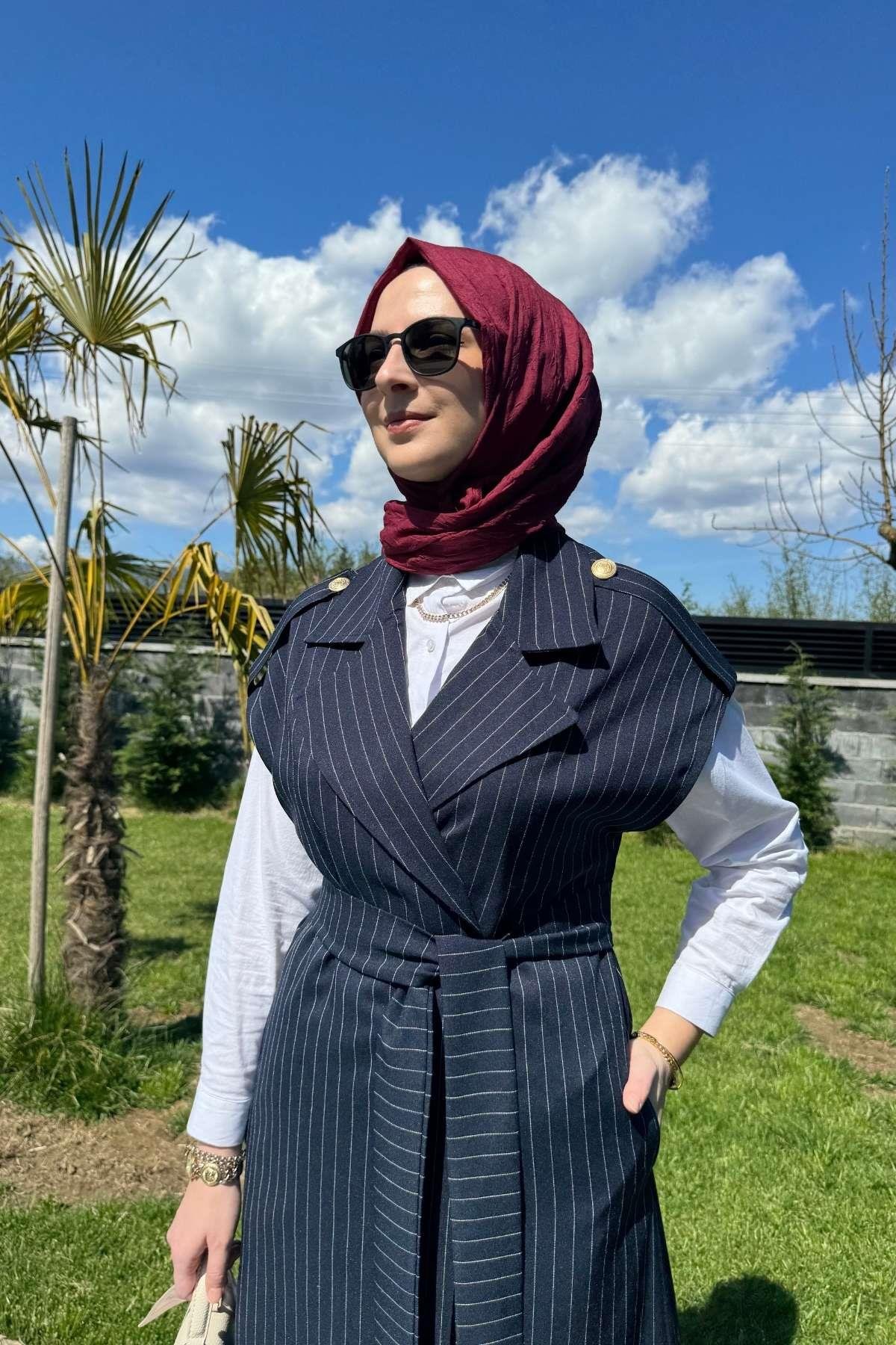 Apoletli Siyah Yelek | Rabia Şamlı | Tesettür Giyim, Elbise ve Kadın Giyim Modası