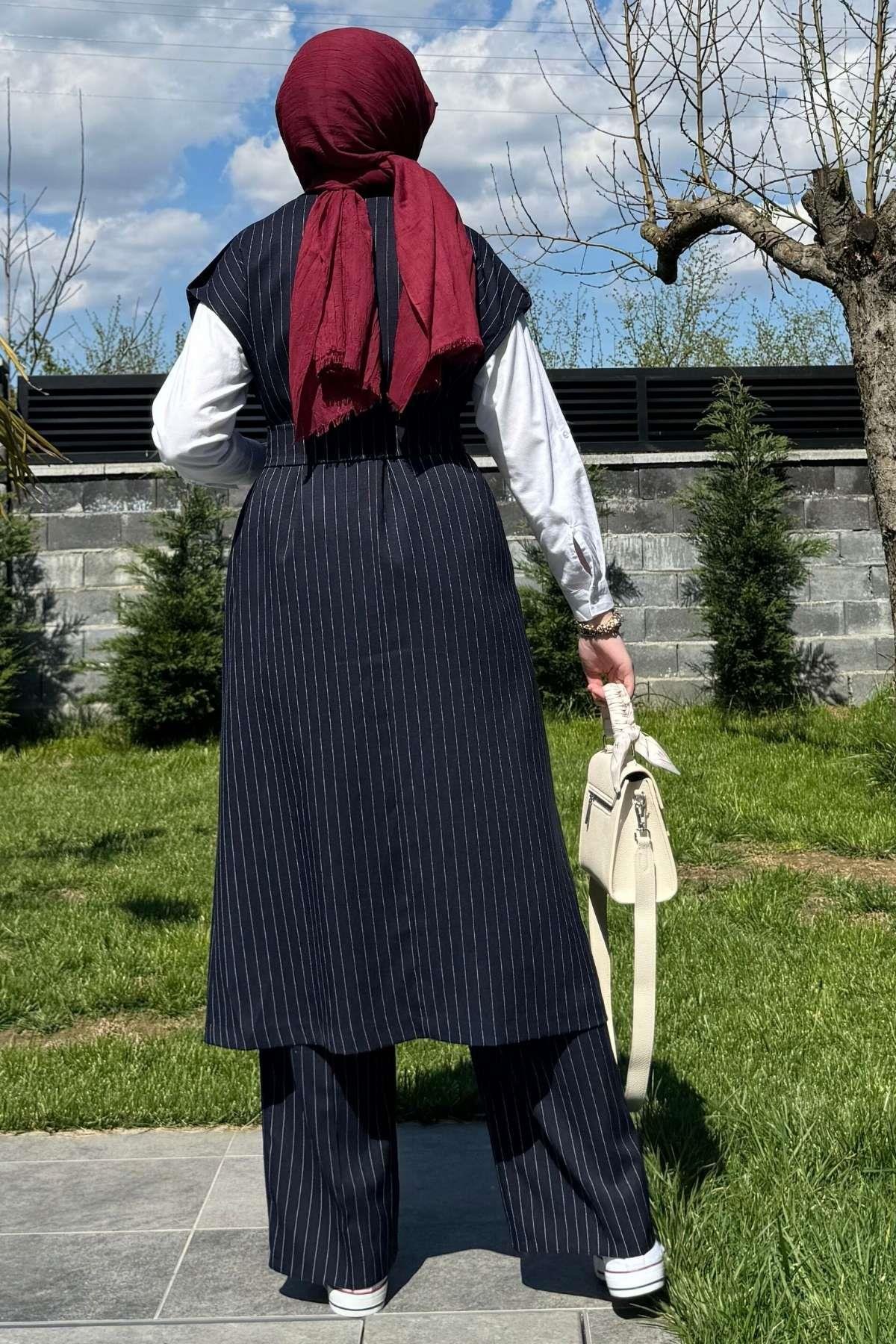 Apoletli Siyah Yelek | Rabia Şamlı | Tesettür Giyim, Elbise ve Kadın Giyim Modası