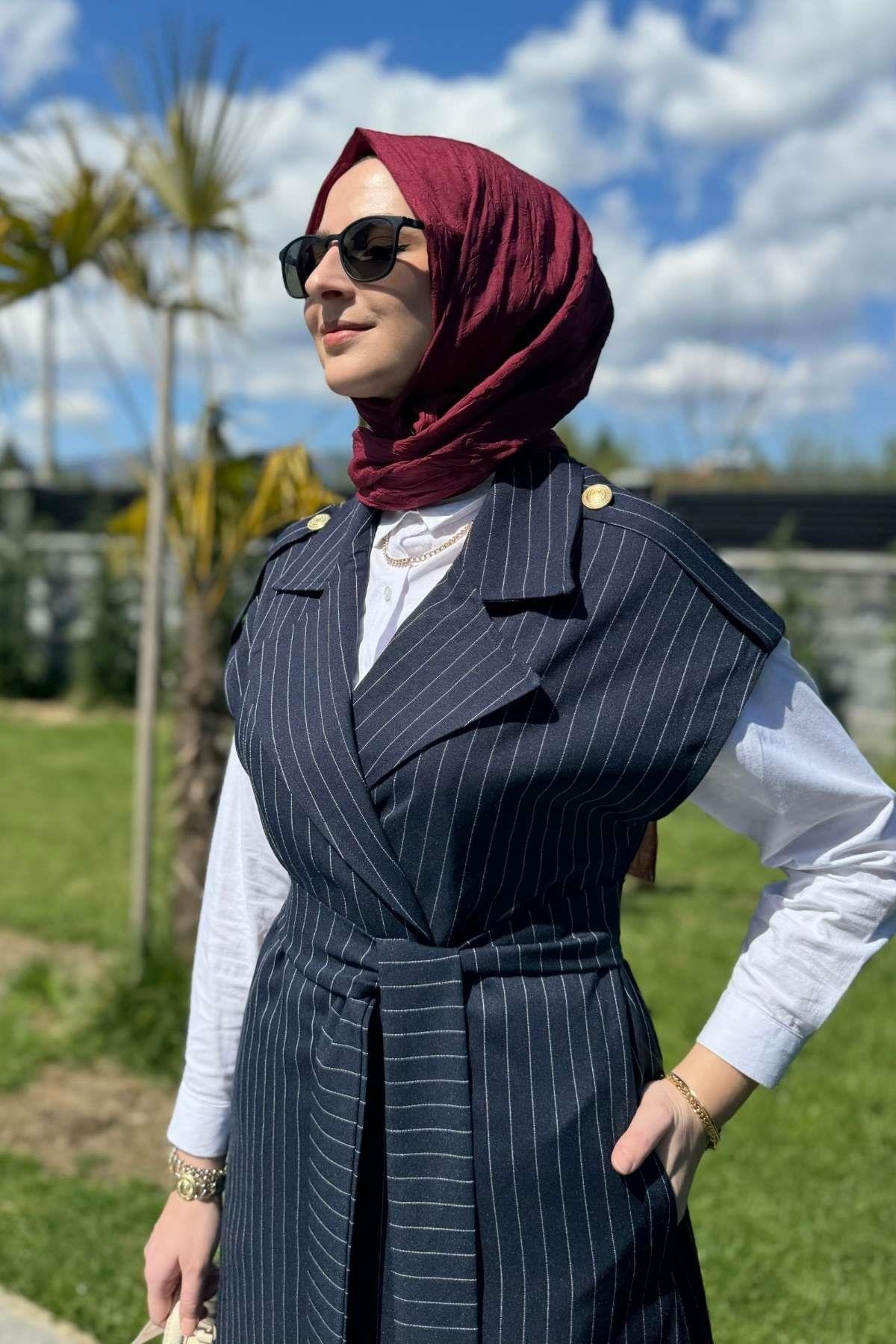Apoletli Siyah Yelek | Rabia Şamlı | Tesettür Giyim, Elbise ve Kadın Giyim Modası