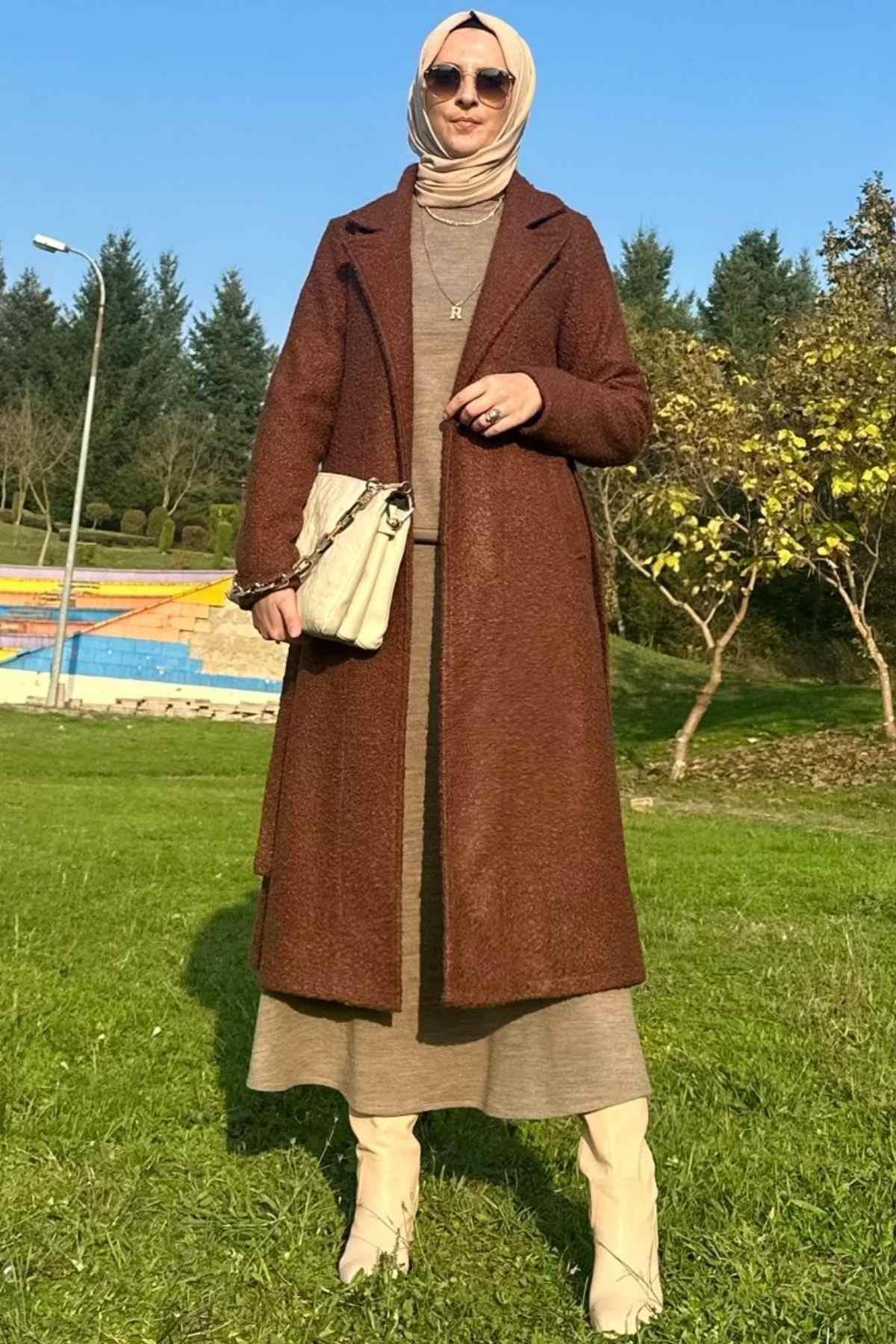 Buklet Acı Kahve Kaban - Rabia Şamlı | Tesettür Giyim, Elbise ve Kadın Giyim Modası