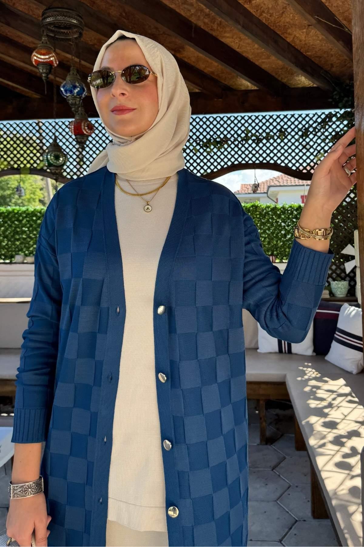 Dama Desenli Triko Hırka Bordo | Rabia Şamlı | Tesettür Giyim, Elbise ve Kadın Giyim Modası