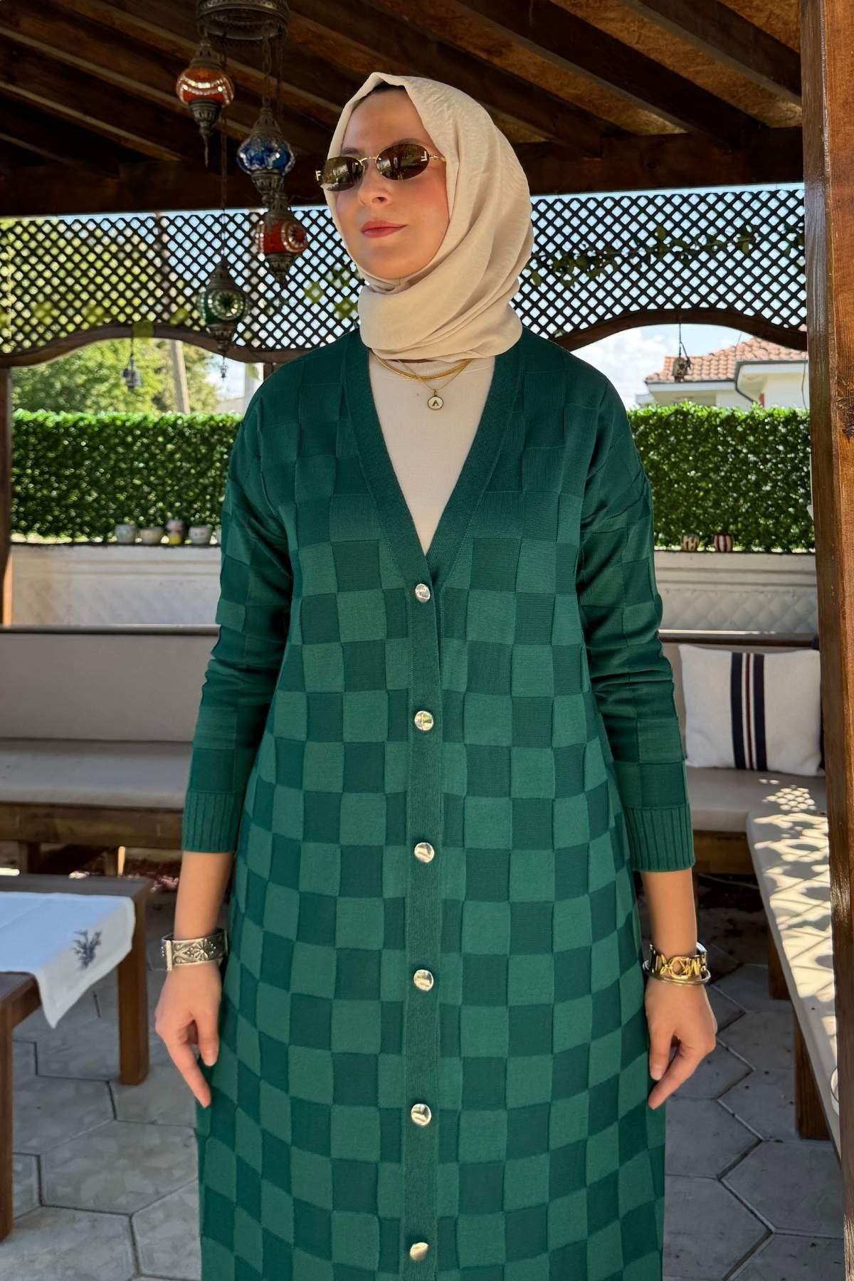Dama Desenli Triko Hırka Bordo | Rabia Şamlı | Tesettür Giyim, Elbise ve Kadın Giyim Modası