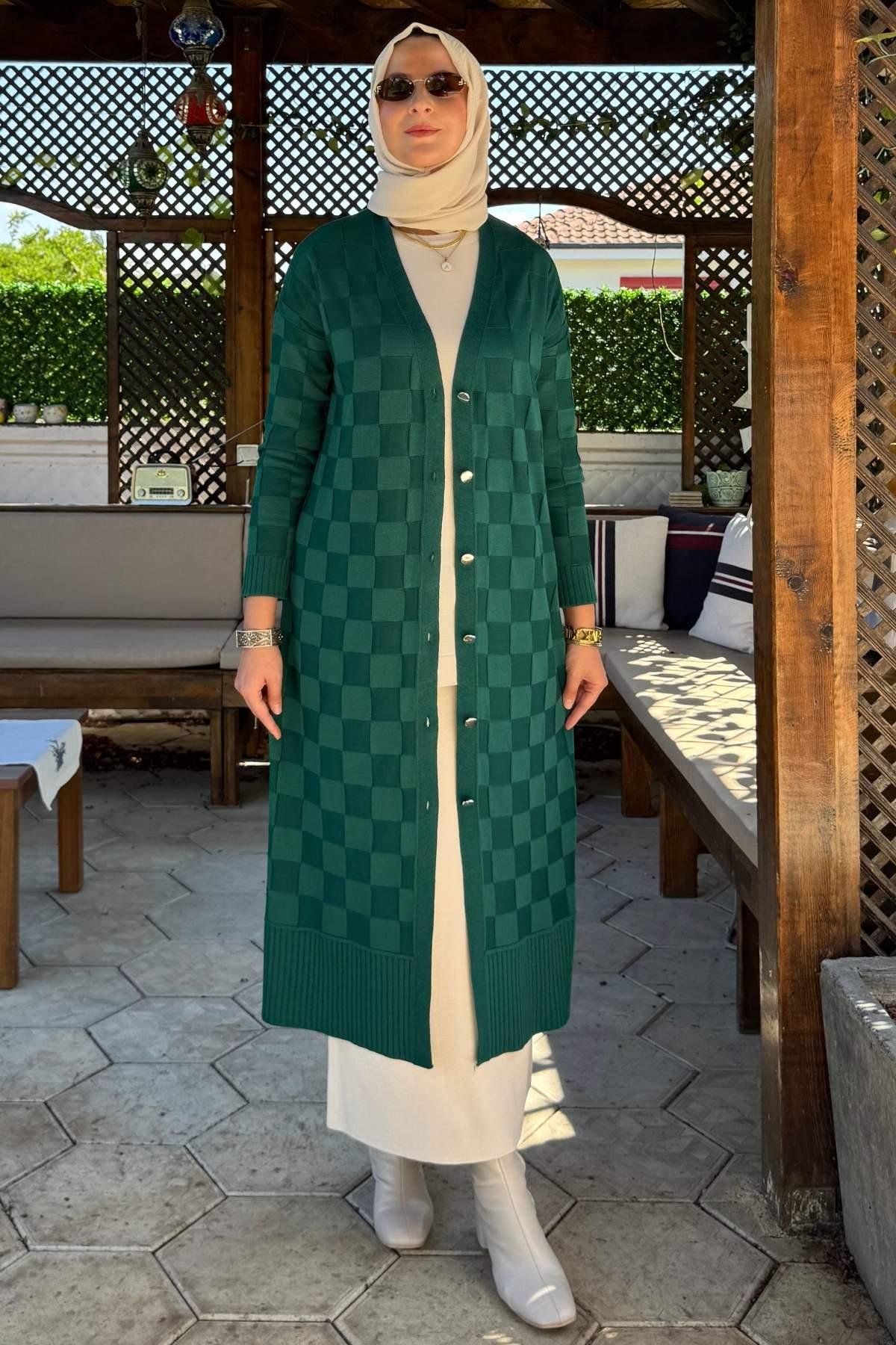 Dama Desenli Triko Hırka Bordo | Rabia Şamlı | Tesettür Giyim, Elbise ve Kadın Giyim Modası