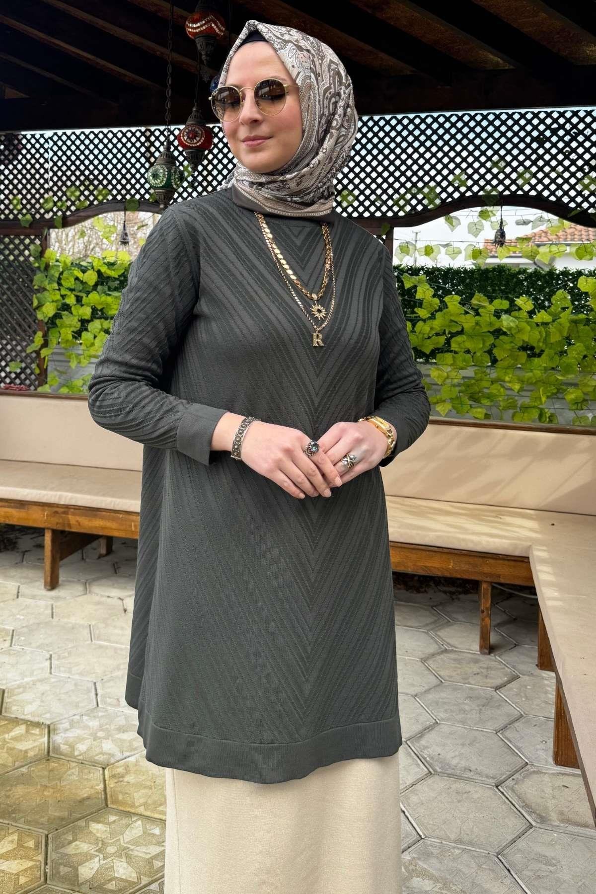 Arzu Triko Tunik Antrasit | Rabia Şamlı | Tesettür Giyim, Elbise ve Kadın Giyim Modası