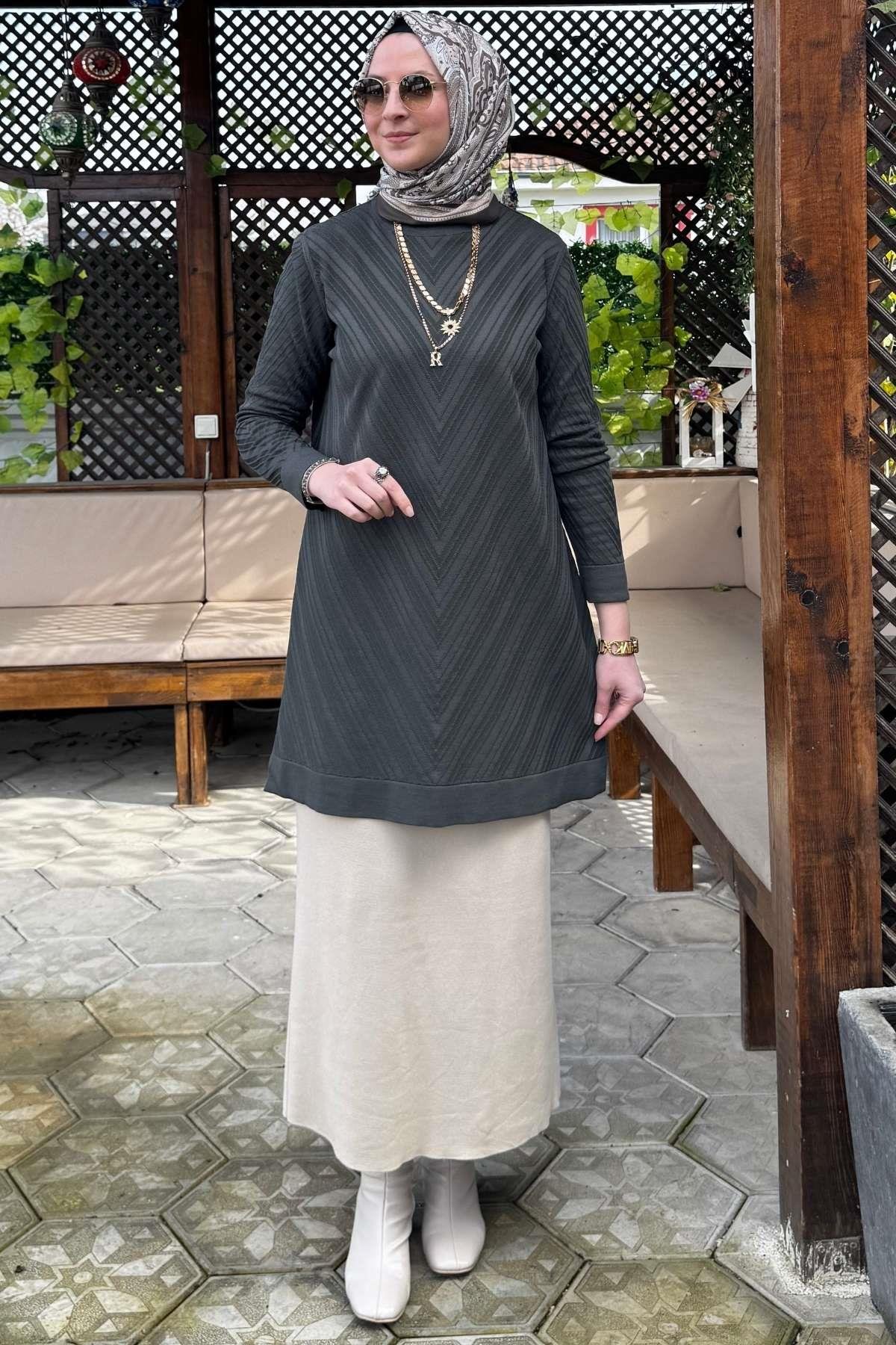 Arzu Triko Tunik Antrasit | Rabia Şamlı | Tesettür Giyim, Elbise ve Kadın Giyim Modası