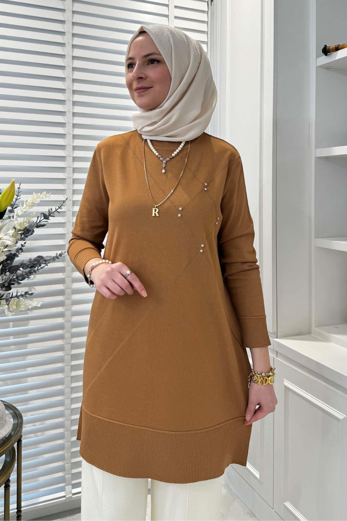 Gonca Taşlı Triko Tunik Gri - Rabia Şamlı | Tesettür Giyim, Elbise ve Kadın Giyim Modası