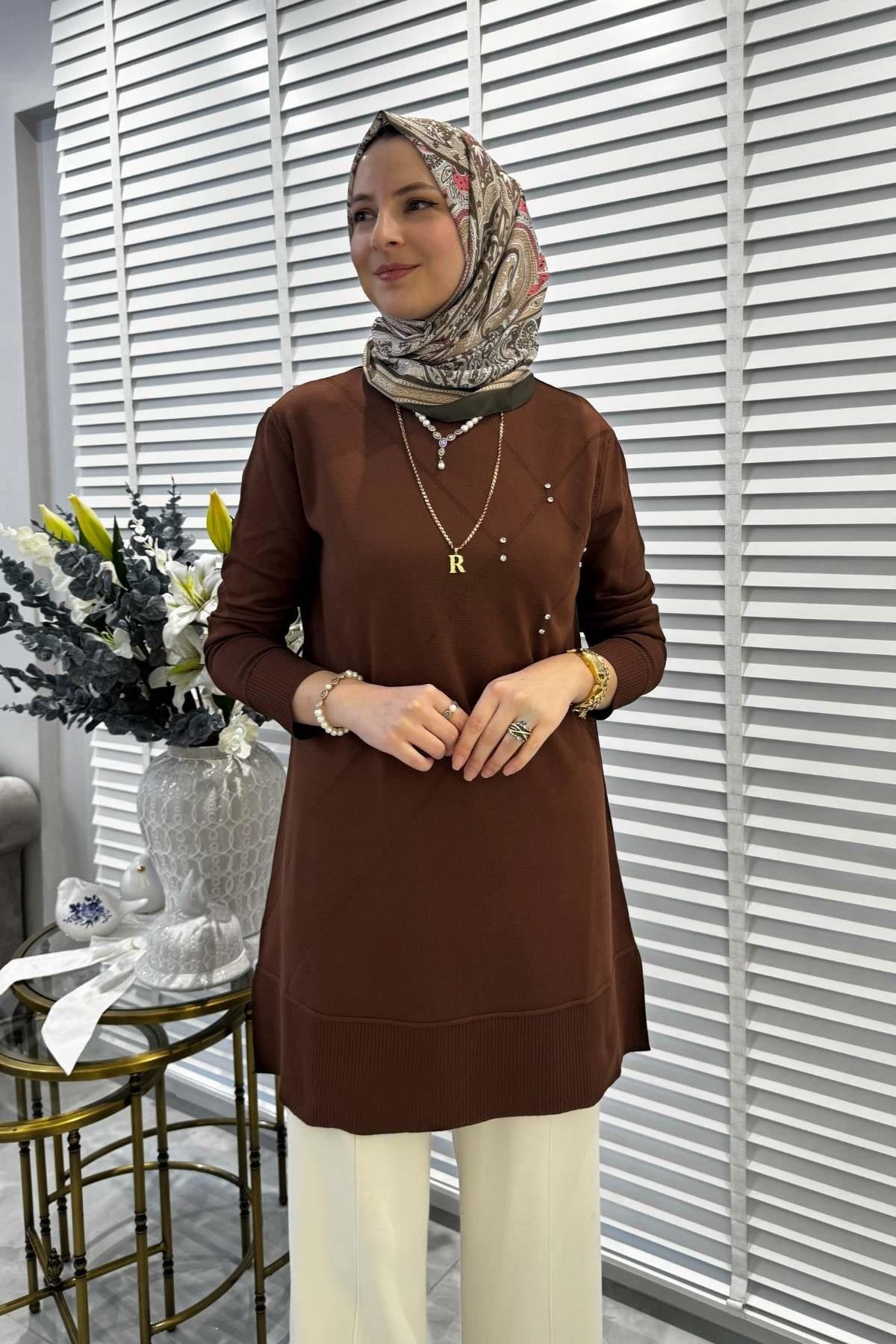 Gonca Taşlı Triko Tunik Gri - Rabia Şamlı | Tesettür Giyim, Elbise ve Kadın Giyim Modası