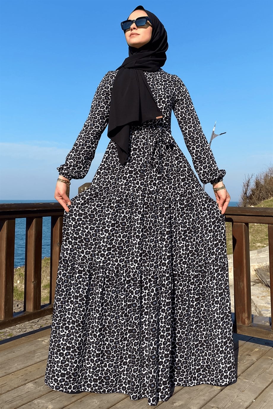 Leopar Desenli Siyah Elbise