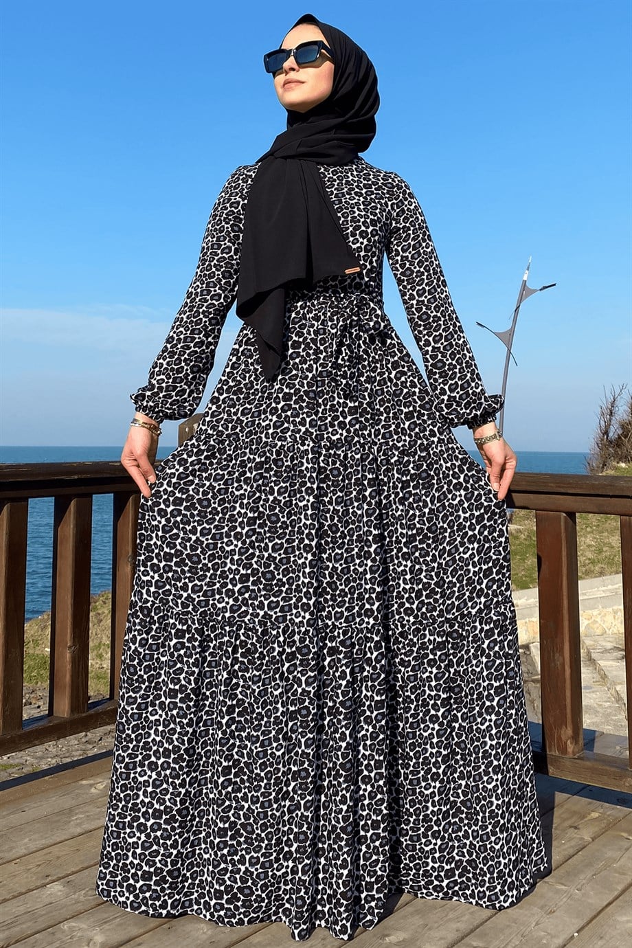 Leopar Desenli Siyah Elbise