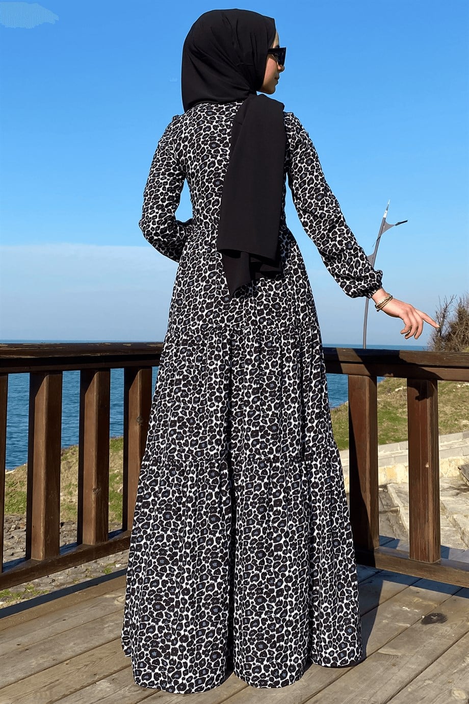 Leopar Desenli Siyah Elbise