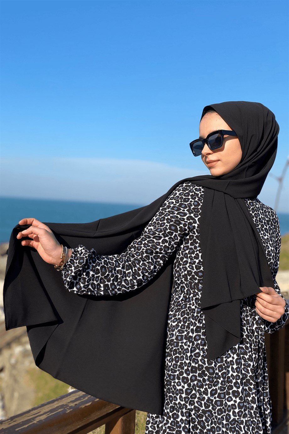 Leopar Desenli Siyah Elbise
