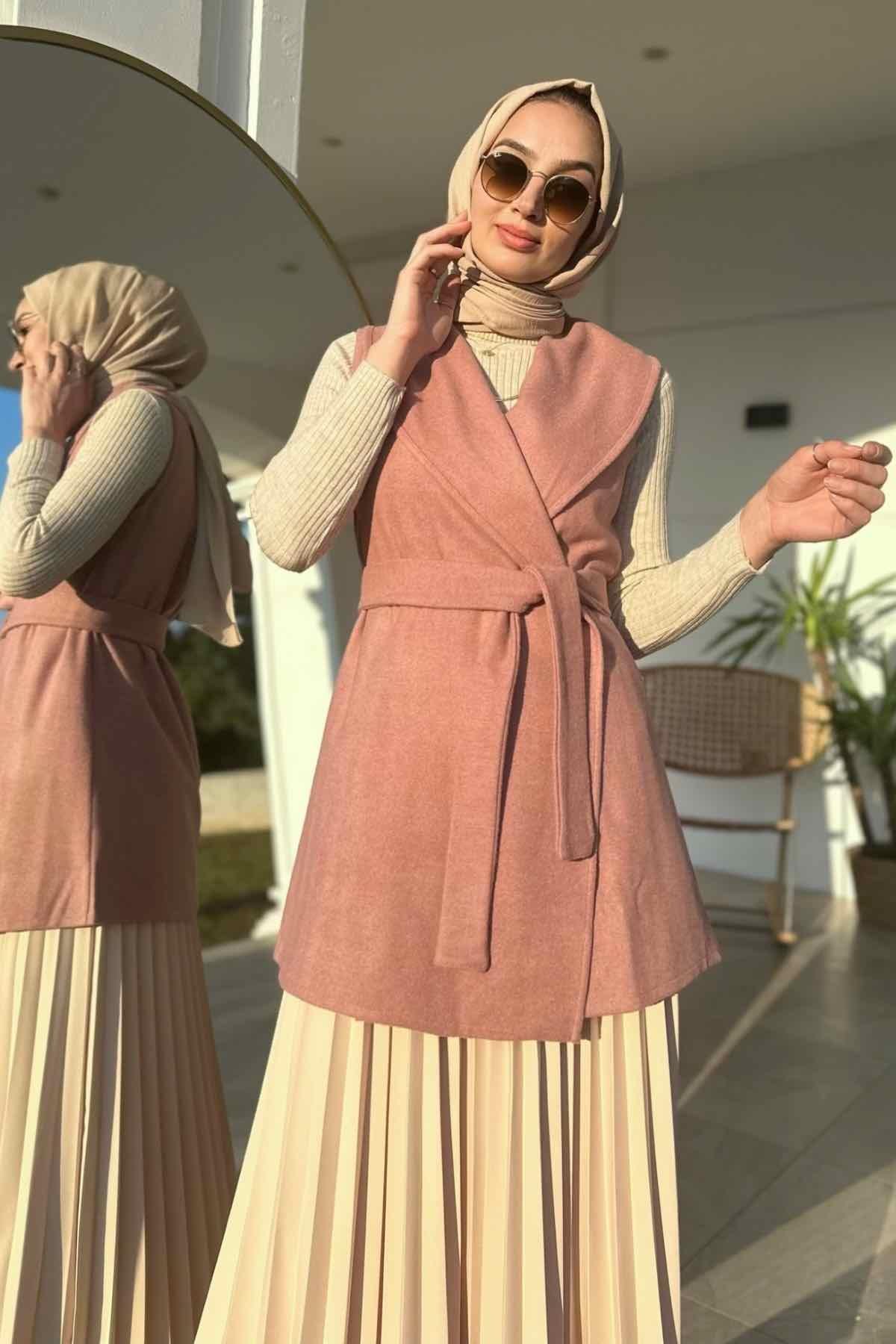 Pembe Kaşe Yelek | Rabia Şamlı | Tesettür Elbise ve Kadın Giyim Modası