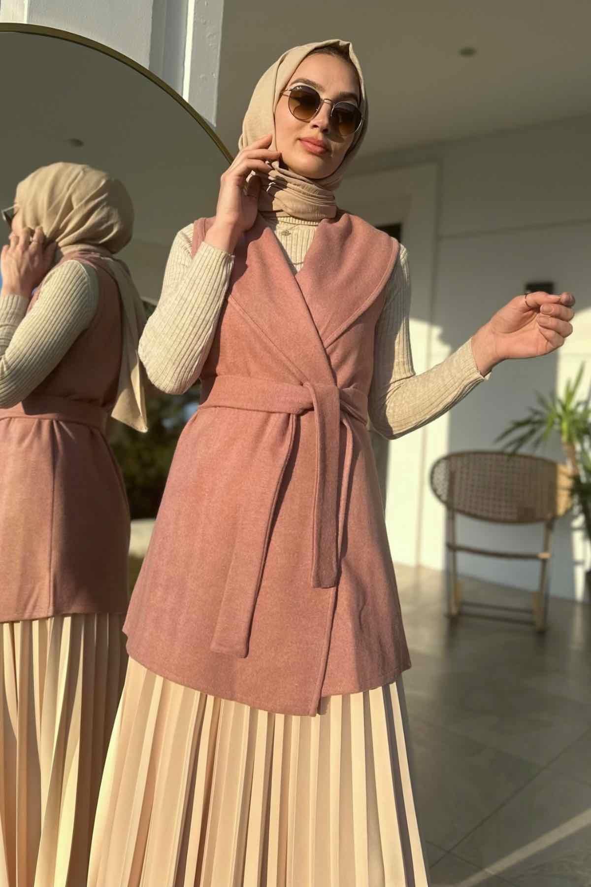 Pembe Kaşe Yelek | Rabia Şamlı | Tesettür Elbise ve Kadın Giyim Modası