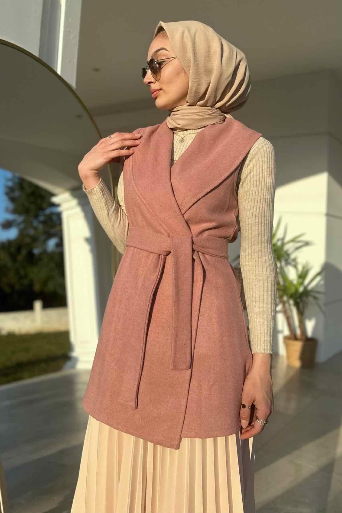 Pembe Kaşe Yelek | Rabia Şamlı | Tesettür Elbise ve Kadın Giyim Modası