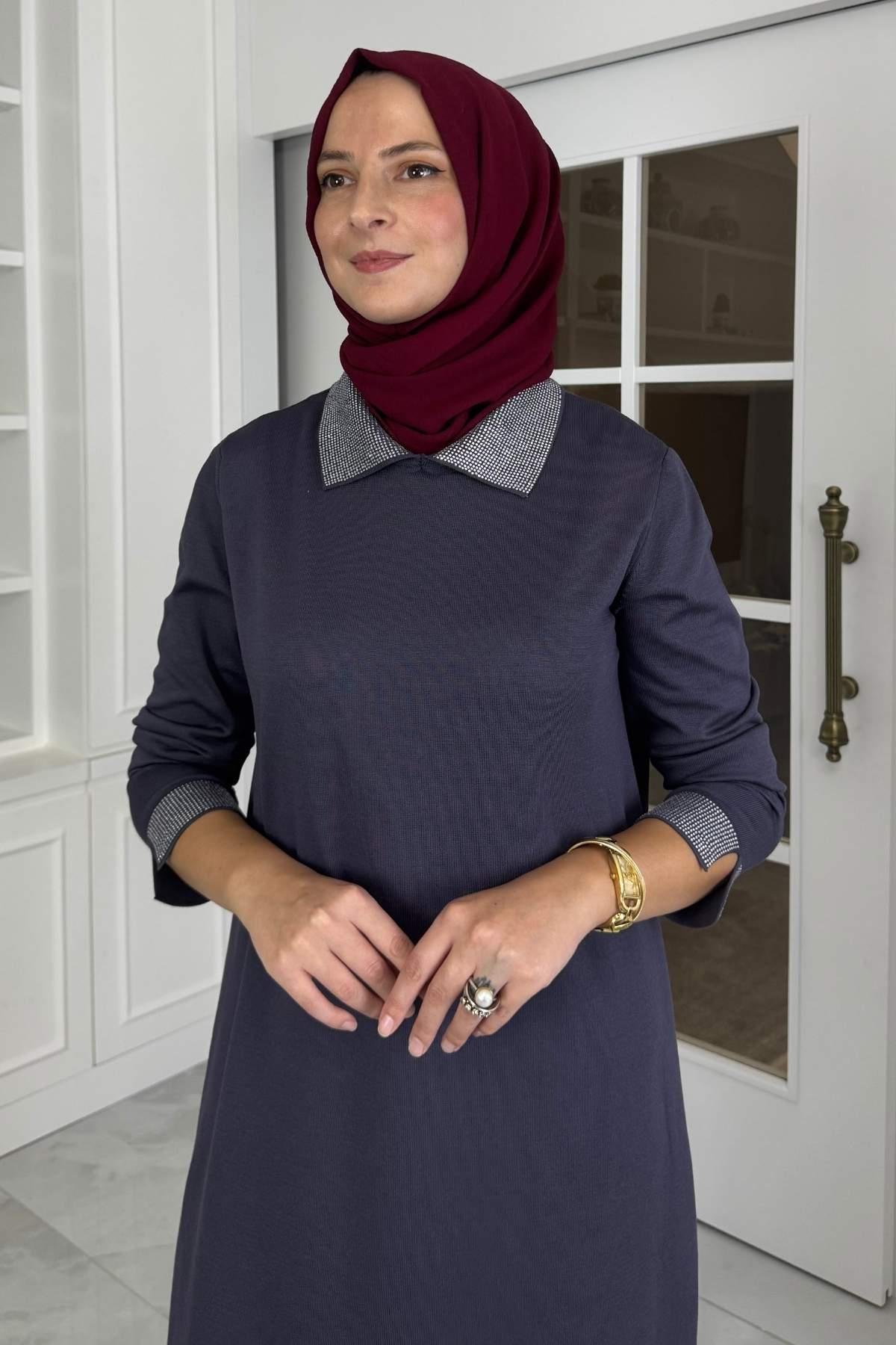 Banu Broşlu Triko Elbise Antrasit | Rabia Şamlı | Tesettür Giyim, Elbise ve Kadın Giyim Modası