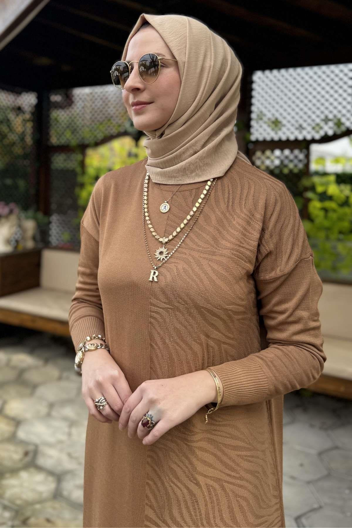 Zebra Desen Triko Elbise Kahve | Rabia Şamlı | Tesettür Giyim, Elbise ve Kadın Giyim Modası