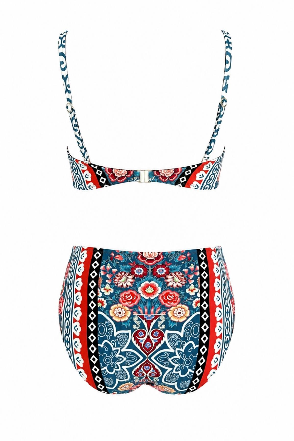 Üçgen Pareolu Desenli Bikini Takım 