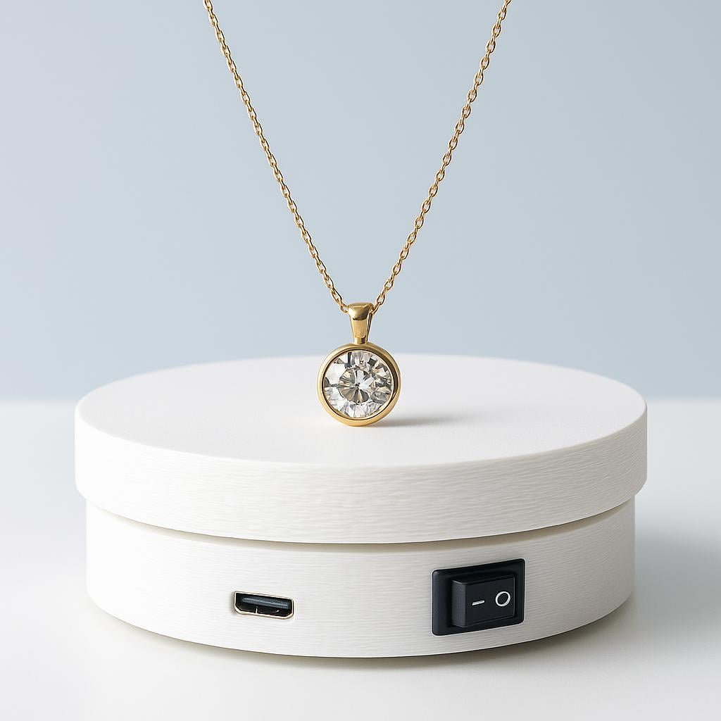 360° White Automatic Döner Takı Sergileme Standı – Şıklığı Dönüşe Taşıyın