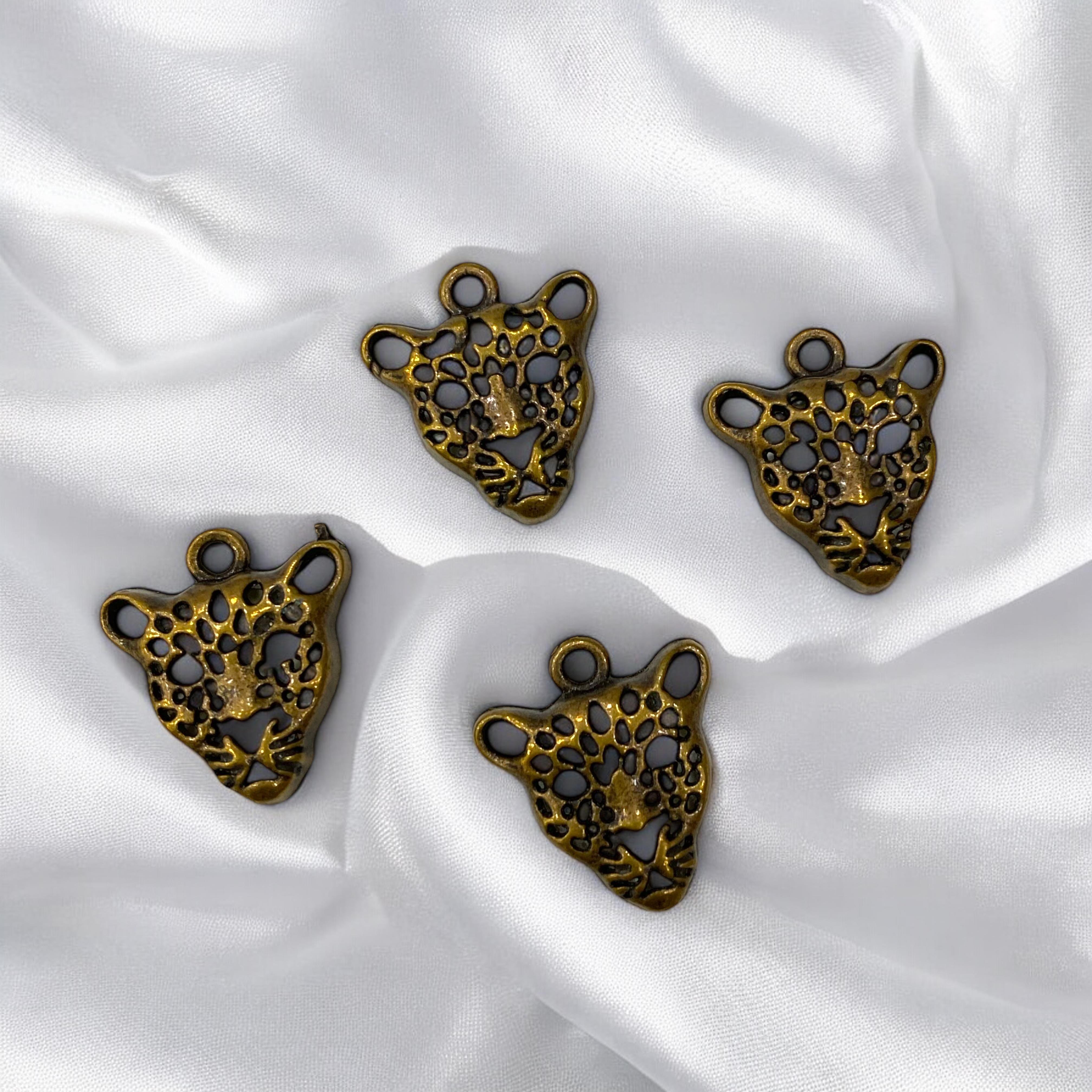 Antik Leopar Kulplu Model