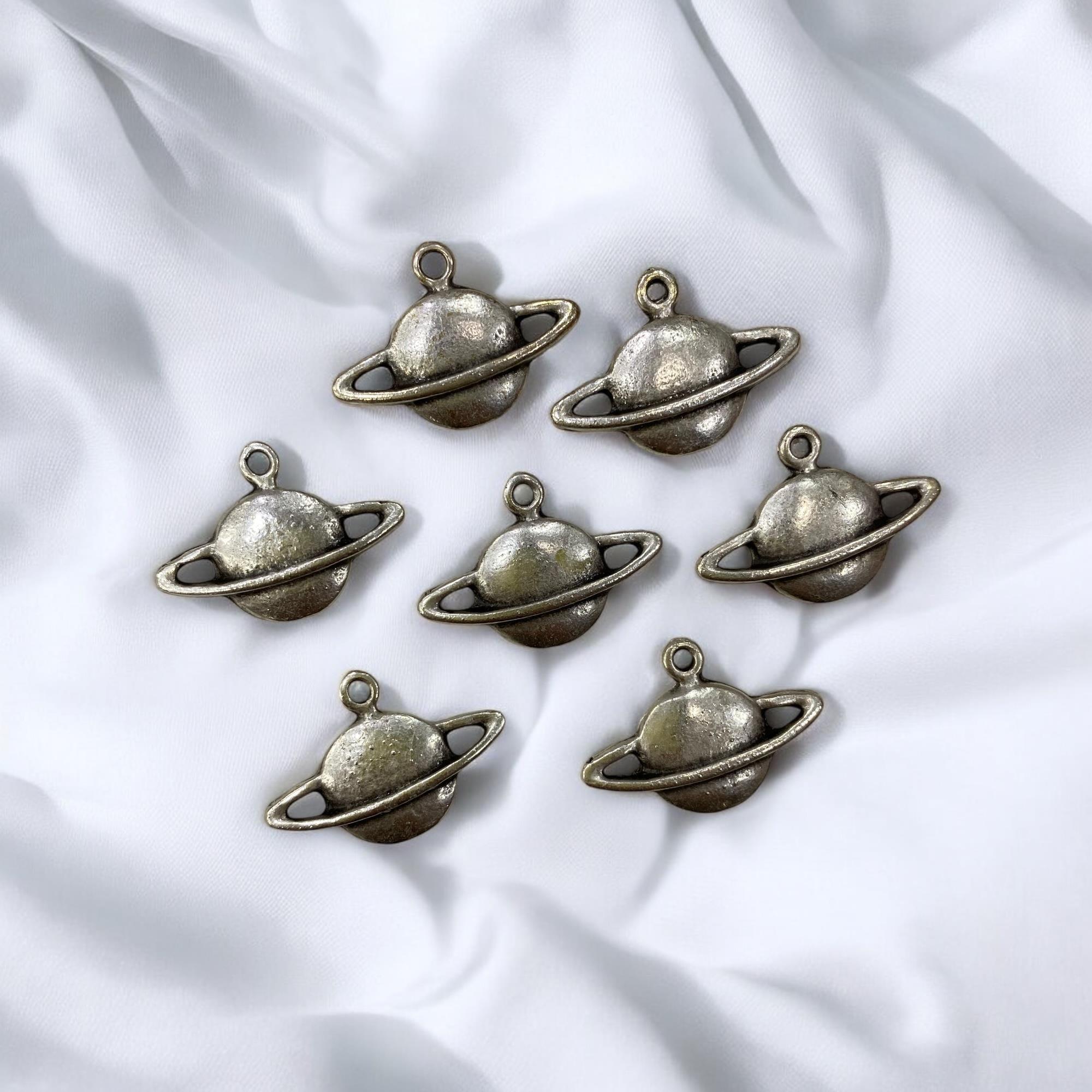 Nikel, Saturn Planet