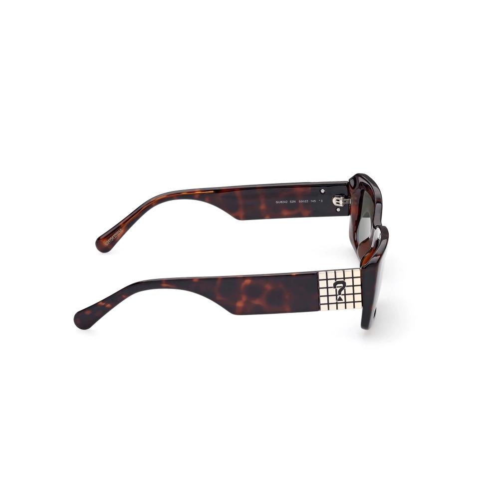 GUESS 8242 52N Kadın Güneş Gözlüğü Bu Ürüne Özel 9 Taksit İmkanı Sizinle!