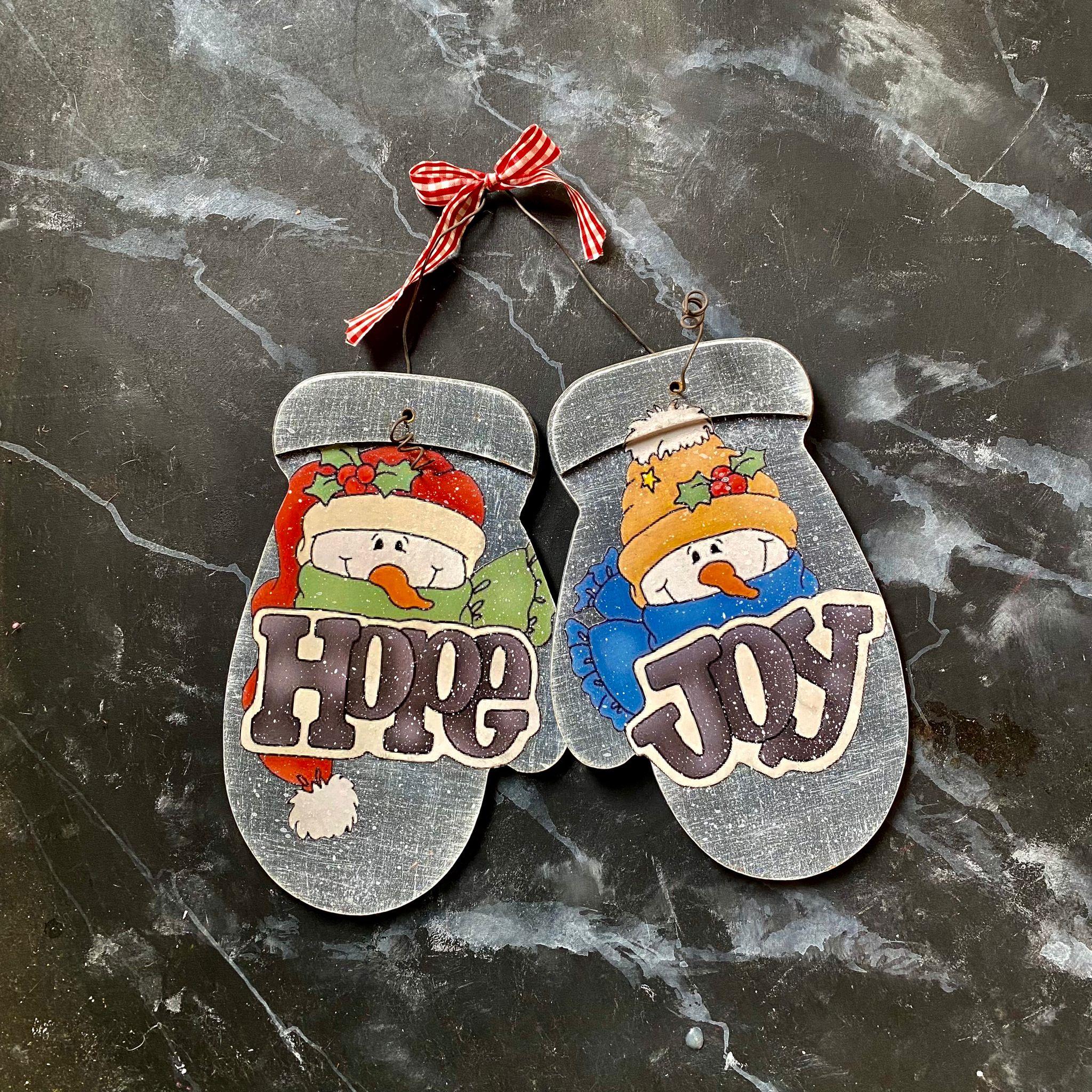 HOPE YAZILI YENİ YIL ELDİVENİ