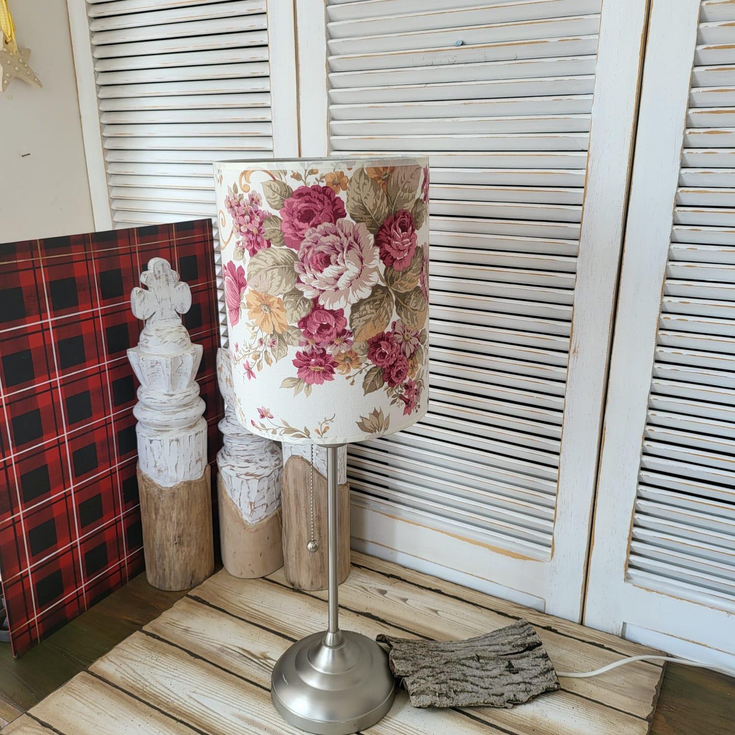 PEMBE ÇİÇEKLİ BEYAZ ABAJUR ŞAPKASI 20CMX25CM