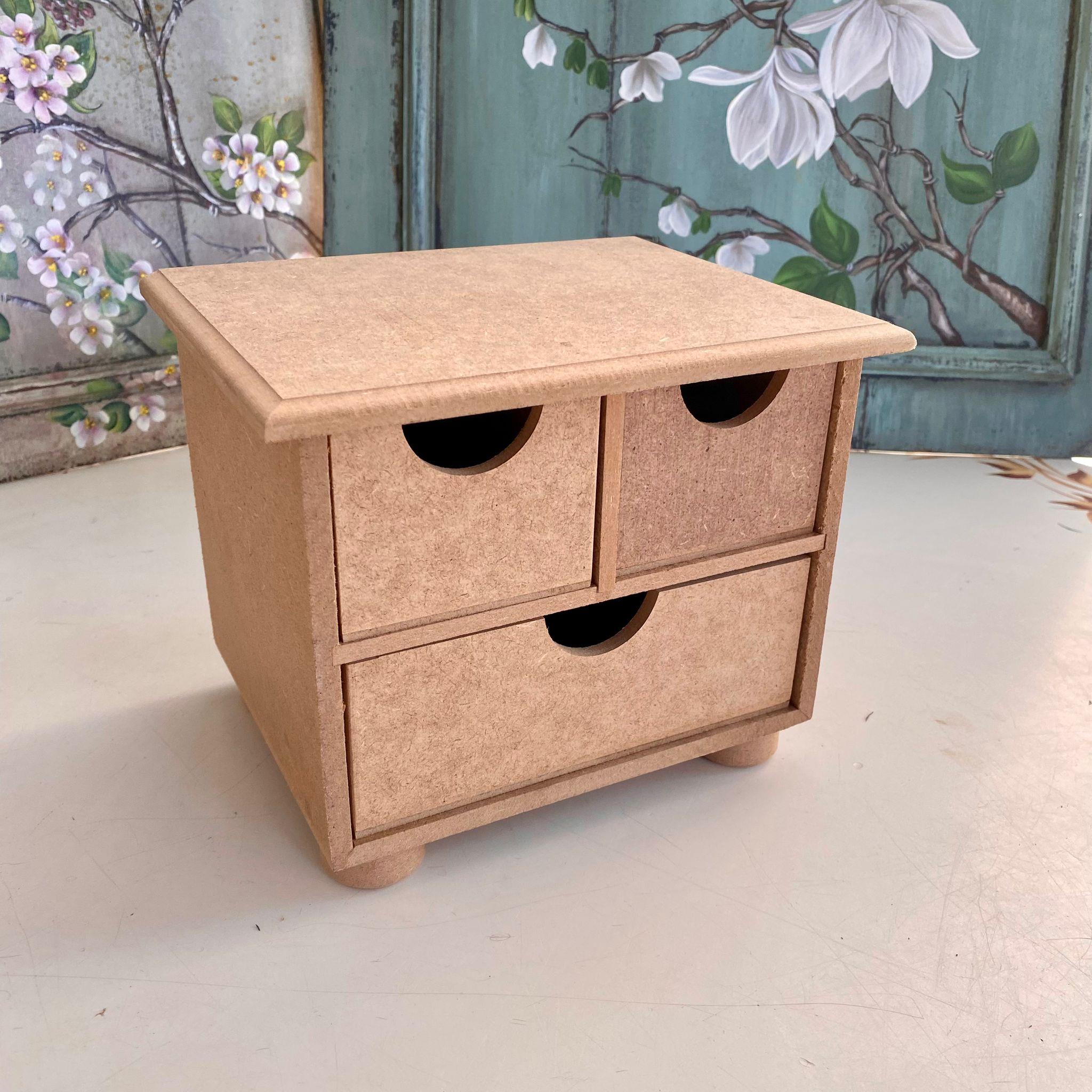 ÜÇ ÇEKMECELİ TAKI KUTUSU