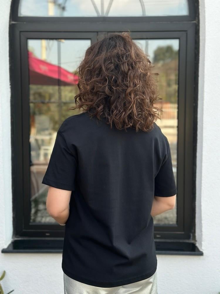 DEKORATİF DİKİŞLİ BASİC TSHİRT