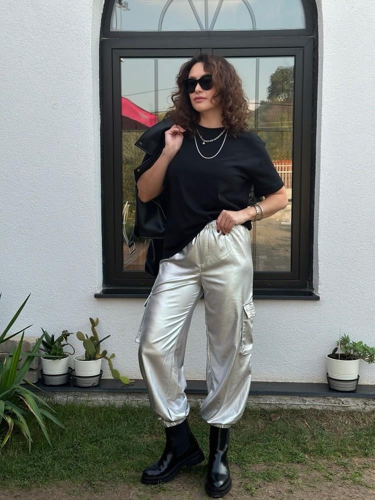 DEKORATİF DİKİŞLİ BASİC TSHİRT