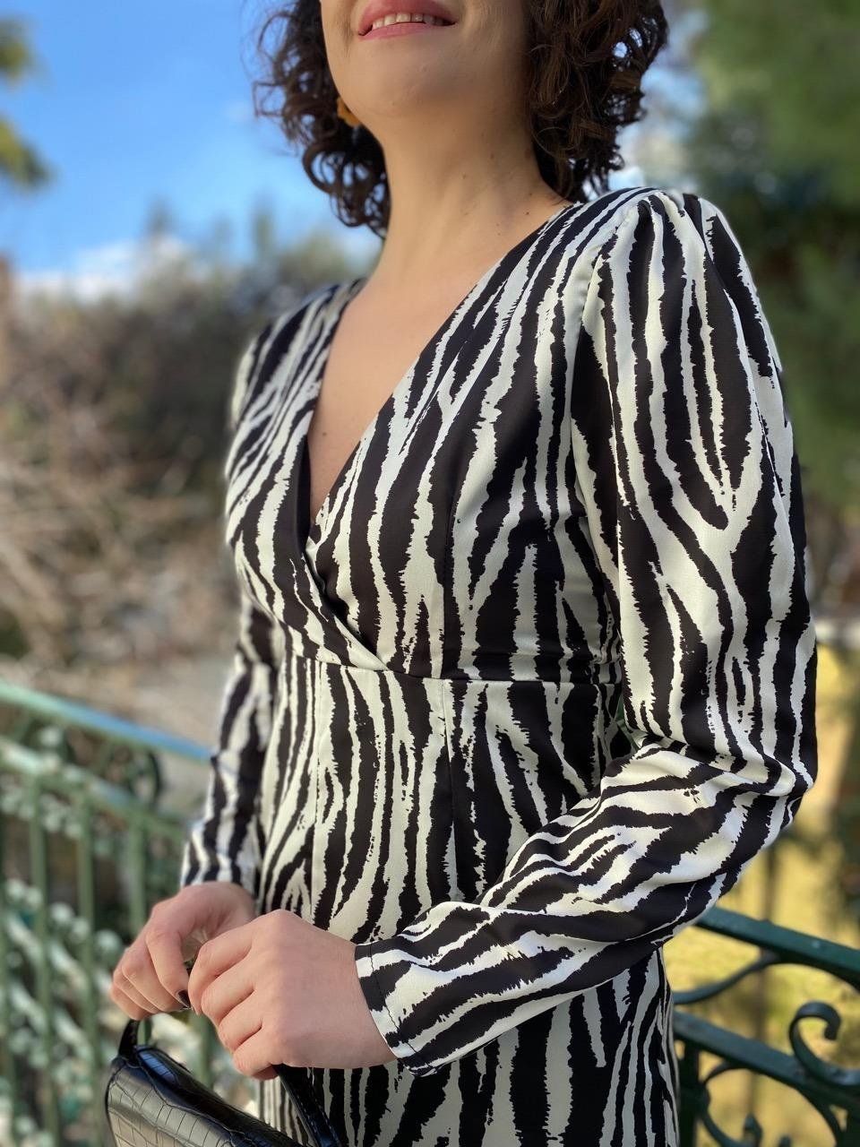 DESENLİ ZEBRA SATEN ELBİSE