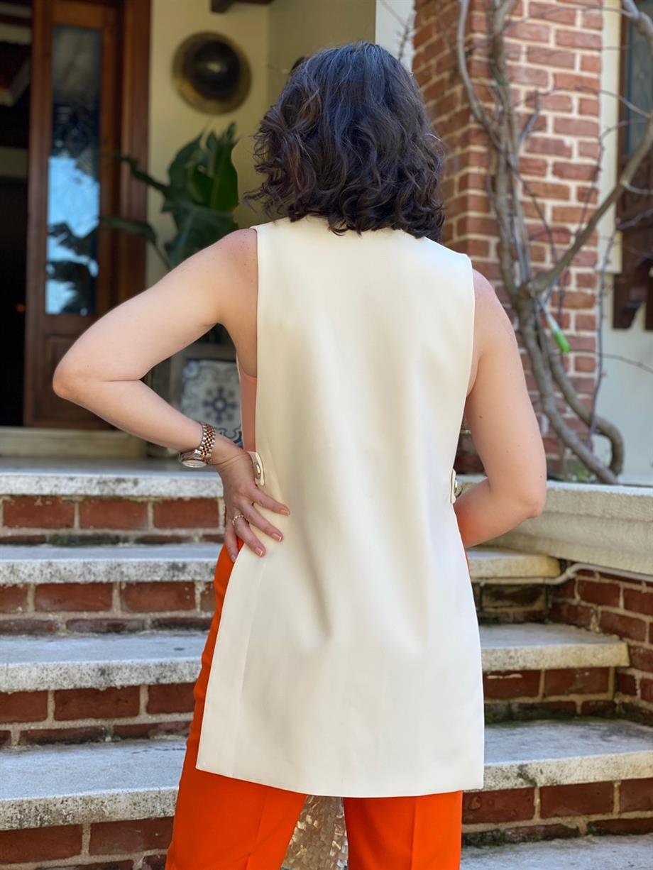 EKRU YAN DÜĞMELİ YELEK